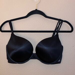 Victoria’s Secret very sexy push-up bra black